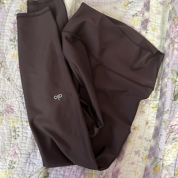 Size medium Alo brand high-waist airbrush legging nice color - Picture 4 of 4